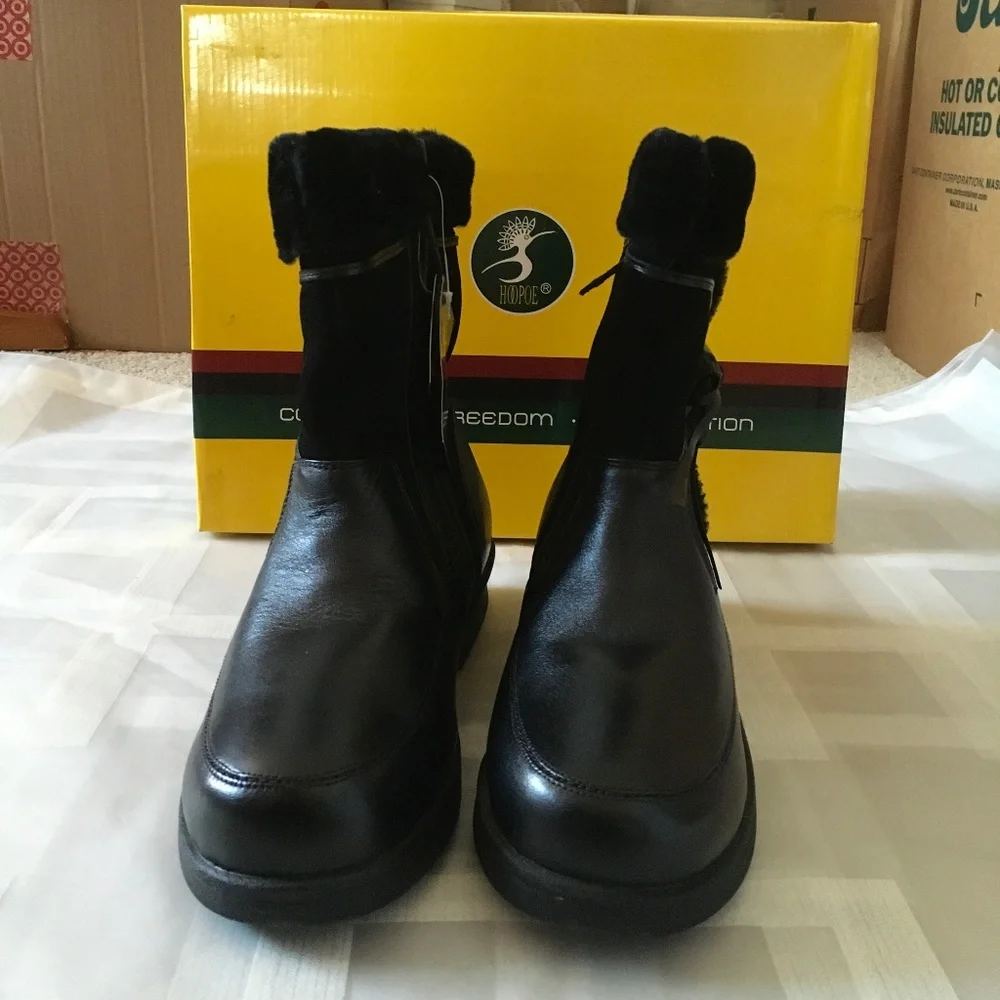NWT Womans Classic Black  Boots  By HOOPOE size 11. - Picture 10 of 10